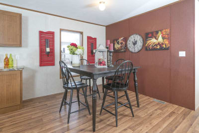 Advantage A35226 by Redman Homes dining room