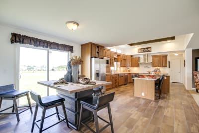 Enterprise FH64 dining room