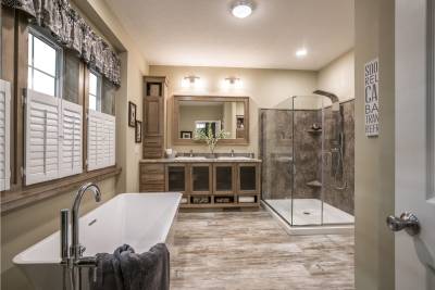 Redman Homes, Topeka, Indiana, Radiant Spa Bath