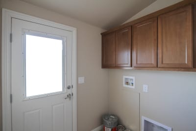 Bradford BD-07 utility room