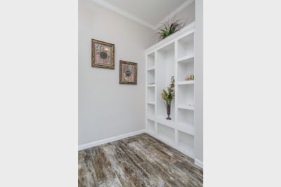 master bath shelving