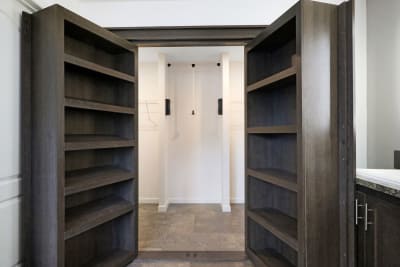 Master Closet 2