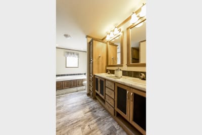 New Moon 3266 01 master bathroom