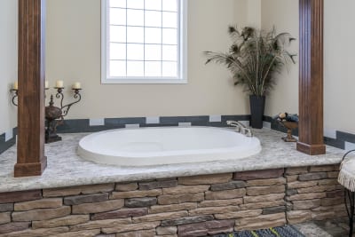 master bath tub