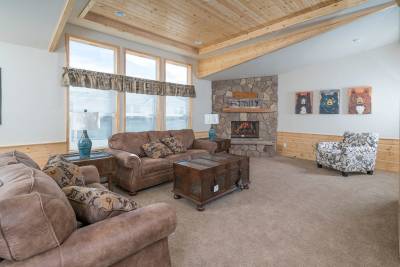 American Freedom 3263 living room