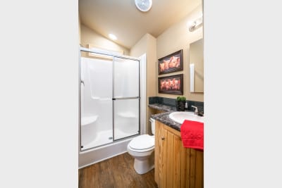 Park Model RV 522 bathroom