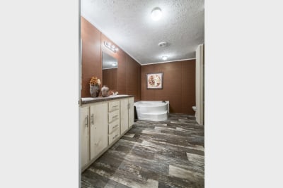 Commonwealth 203 optional glamour bath