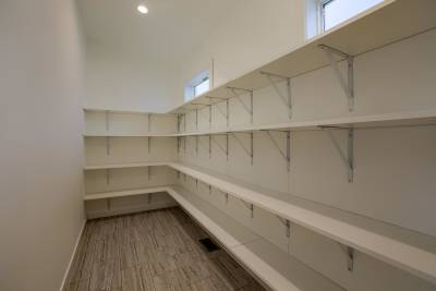 Walk-in Pantry