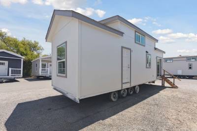Exterior 2