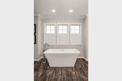 Ridgecrest optional Radiant Spa Bath