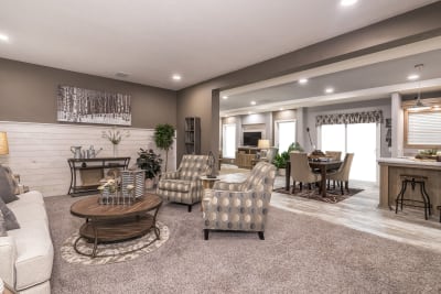 New Moon 7205 living room