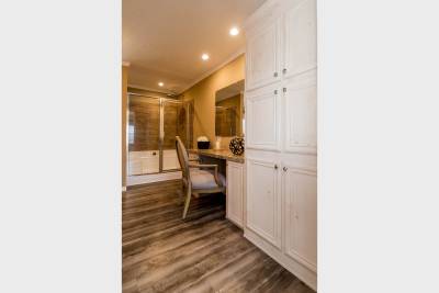 master bathroom 3