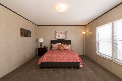 Redman 2856A master bedroom