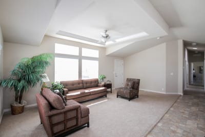 Bradford BD-07 living room