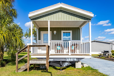 Exterior 4