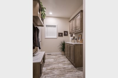New Moon 7205 utility room