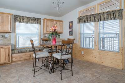 American Freedom 3263 dining room