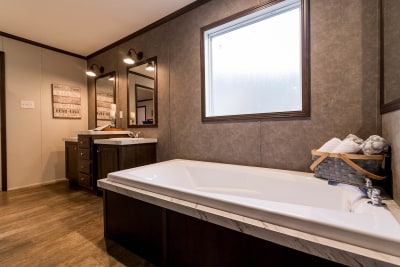CSD 3256J master bathroom tub