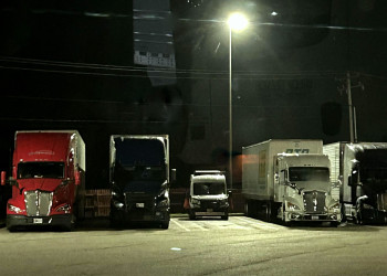 Van parking in truck stops.jpg