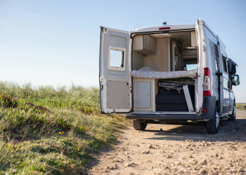 Rear doors open garage fixed bed kampus-7476895.jpg