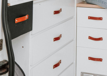 Drawer pulls in caravan frank-van-hulst-NGrqH4Xr6KU.jpg