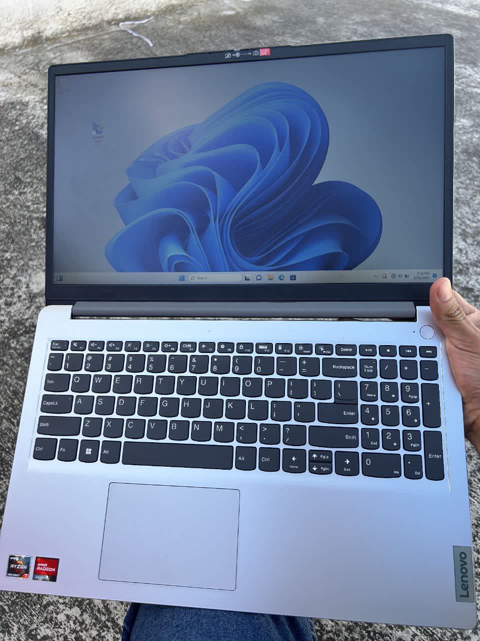 Lenovo IdeaPad 5 - Ryzen 7 5700U - 512 GB SSD - 16 GB - Chokhma Tech Riobamba