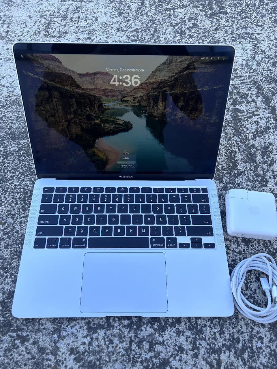 Apple Macbook Air - Core i5 - 256 GB SSD - 16 GB - Chokhma Tech Riobamba