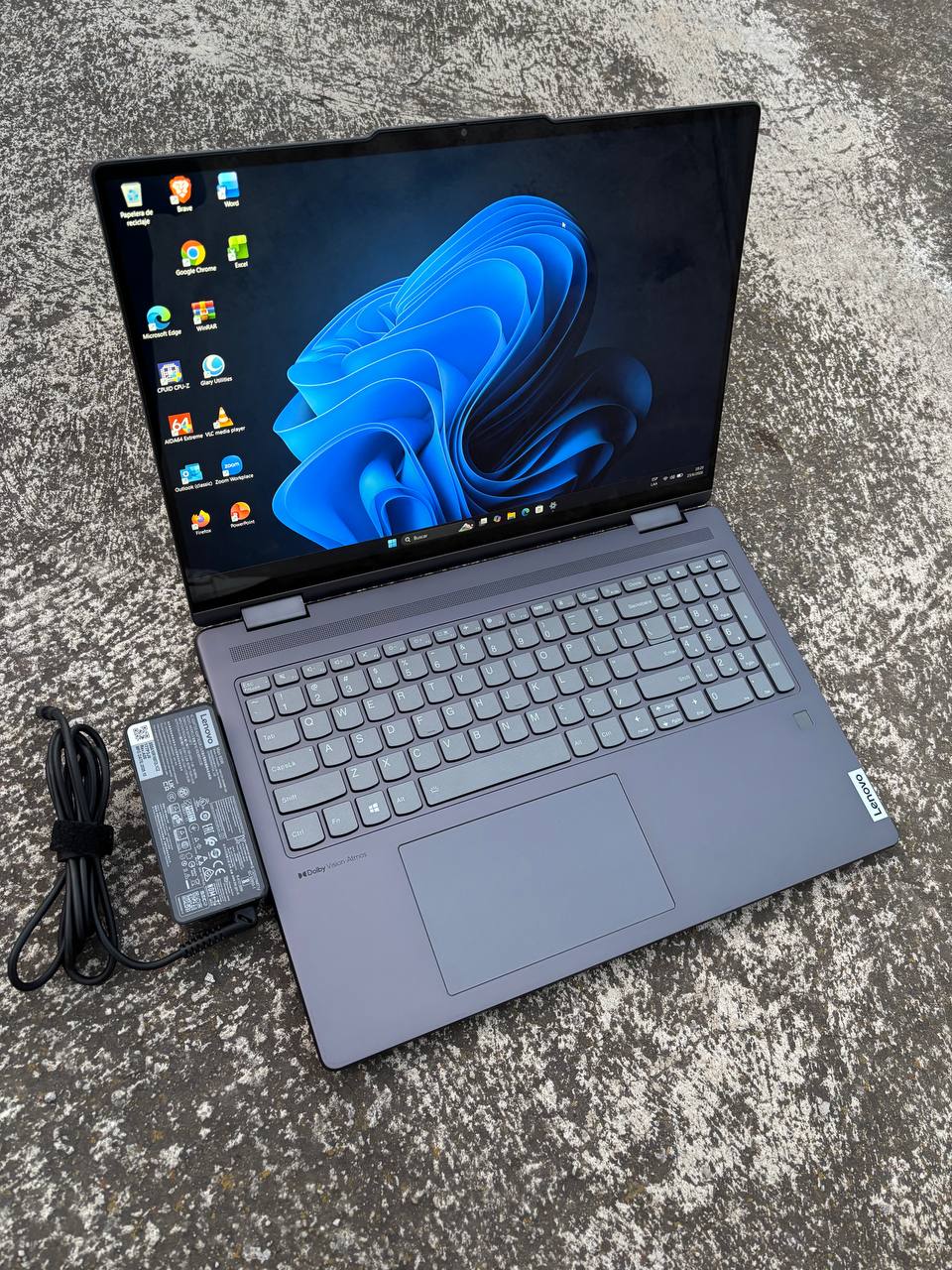 Lenovo Yoga x360 - Core i7 13va generación - 256 GB - 16 GB - Laptop Riobamba