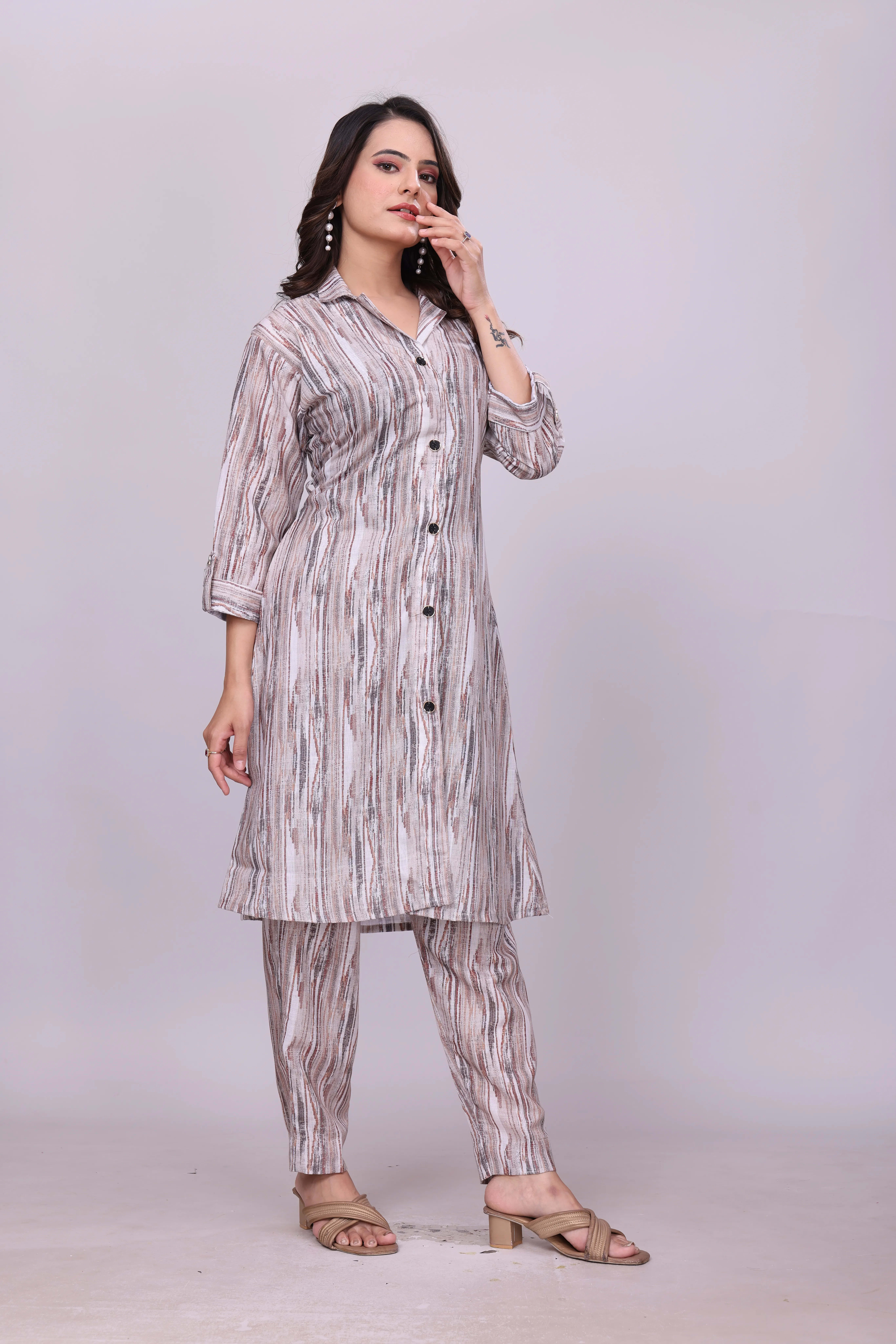 Premium Linen Printed Co-ord Set with Coat-Style Kurti & Pocket Pant thumbnail 3