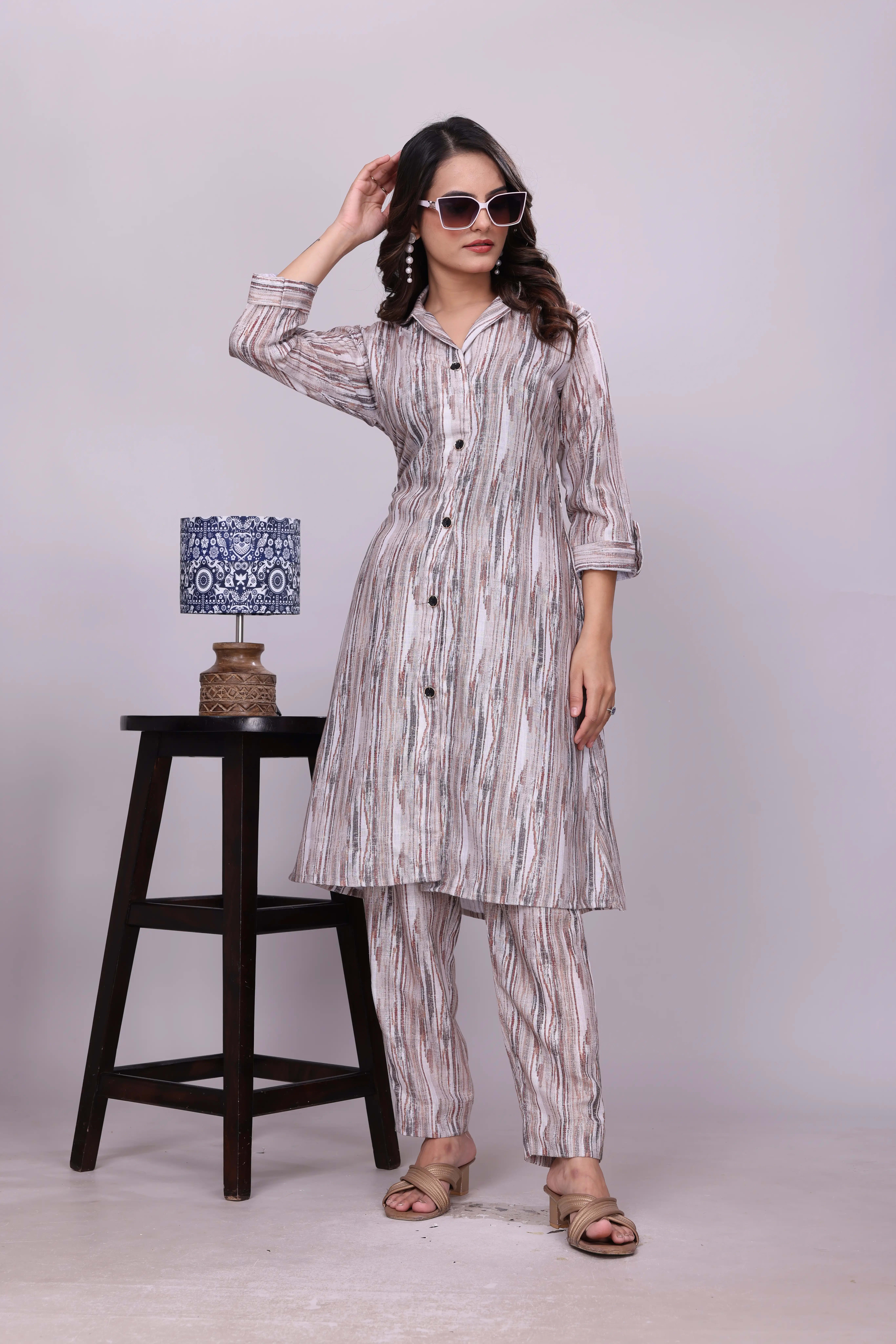 Premium Linen Printed Co-ord Set with Coat-Style Kurti & Pocket Pant thumbnail 5