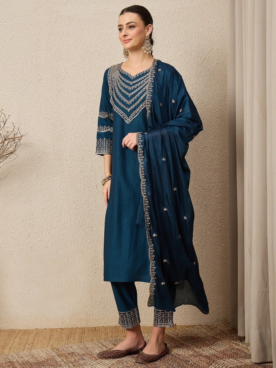 Embroidered Roman Silk 3-Piece Suit Set with Dupatta thumbnail 4