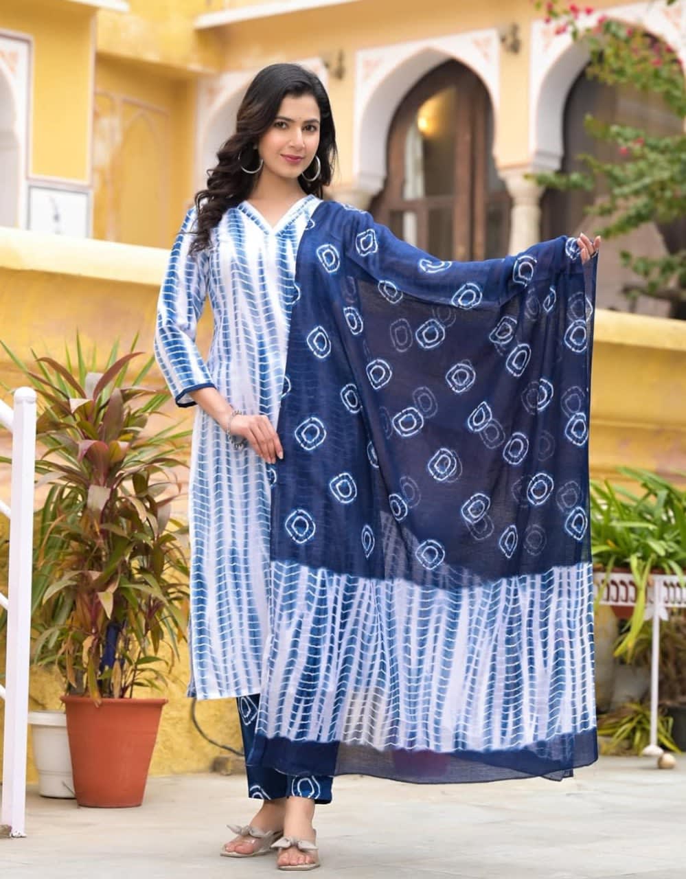 Printed Indigo Blue Cotton 3-Piece Kurta Pant Set with Dupatta thumbnail 5