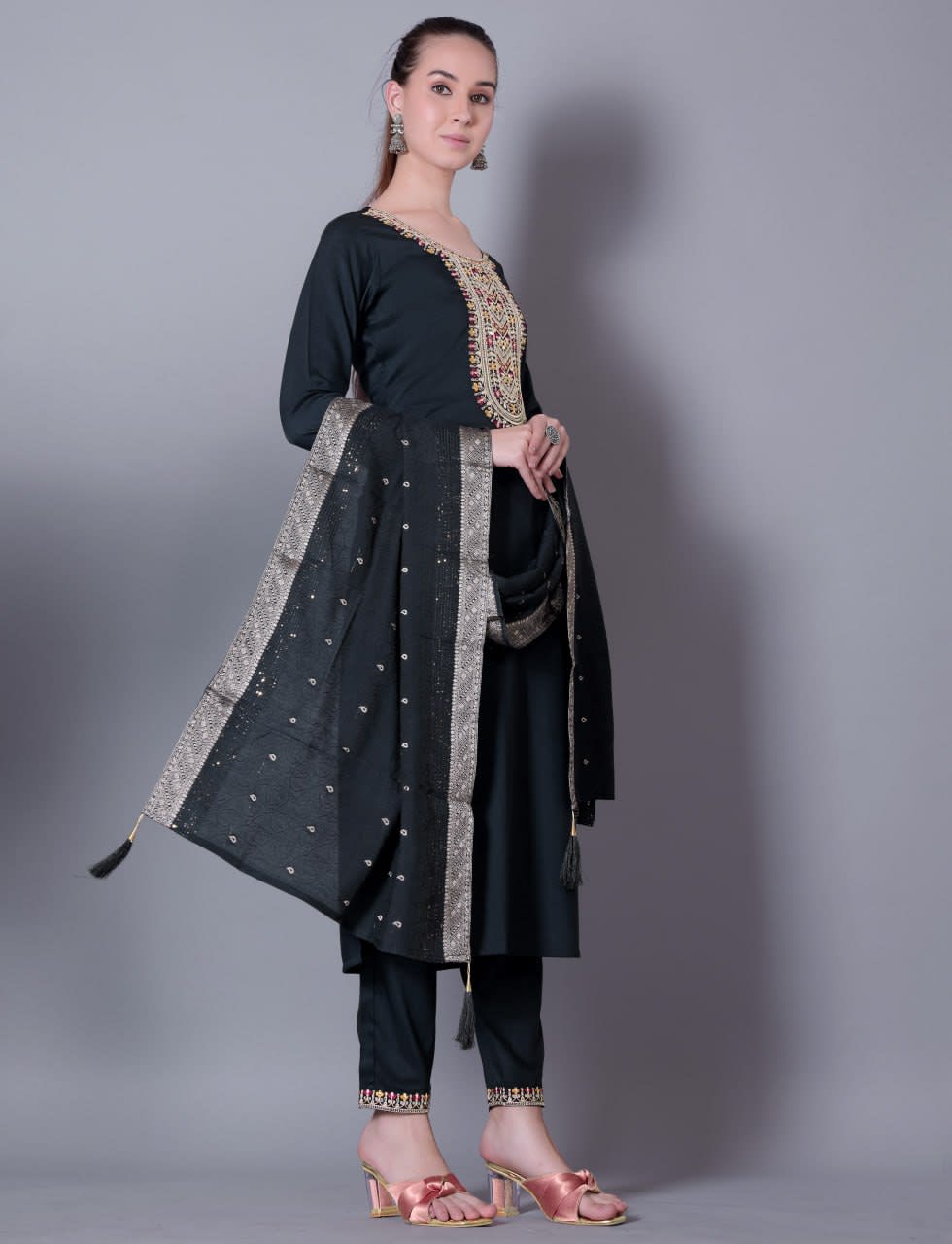 Embroidered Black Silk Blend 3-Piece Kurta Pant Set with Jacquard Dupatta thumbnail 3