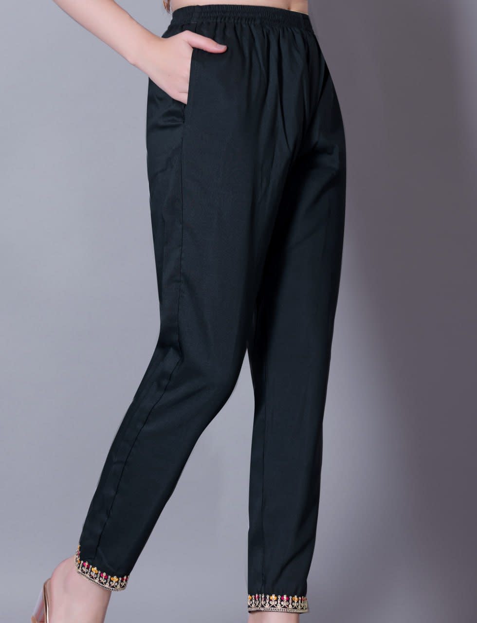 Embroidered Black Silk Blend 3-Piece Kurta Pant Set with Jacquard Dupatta thumbnail 5