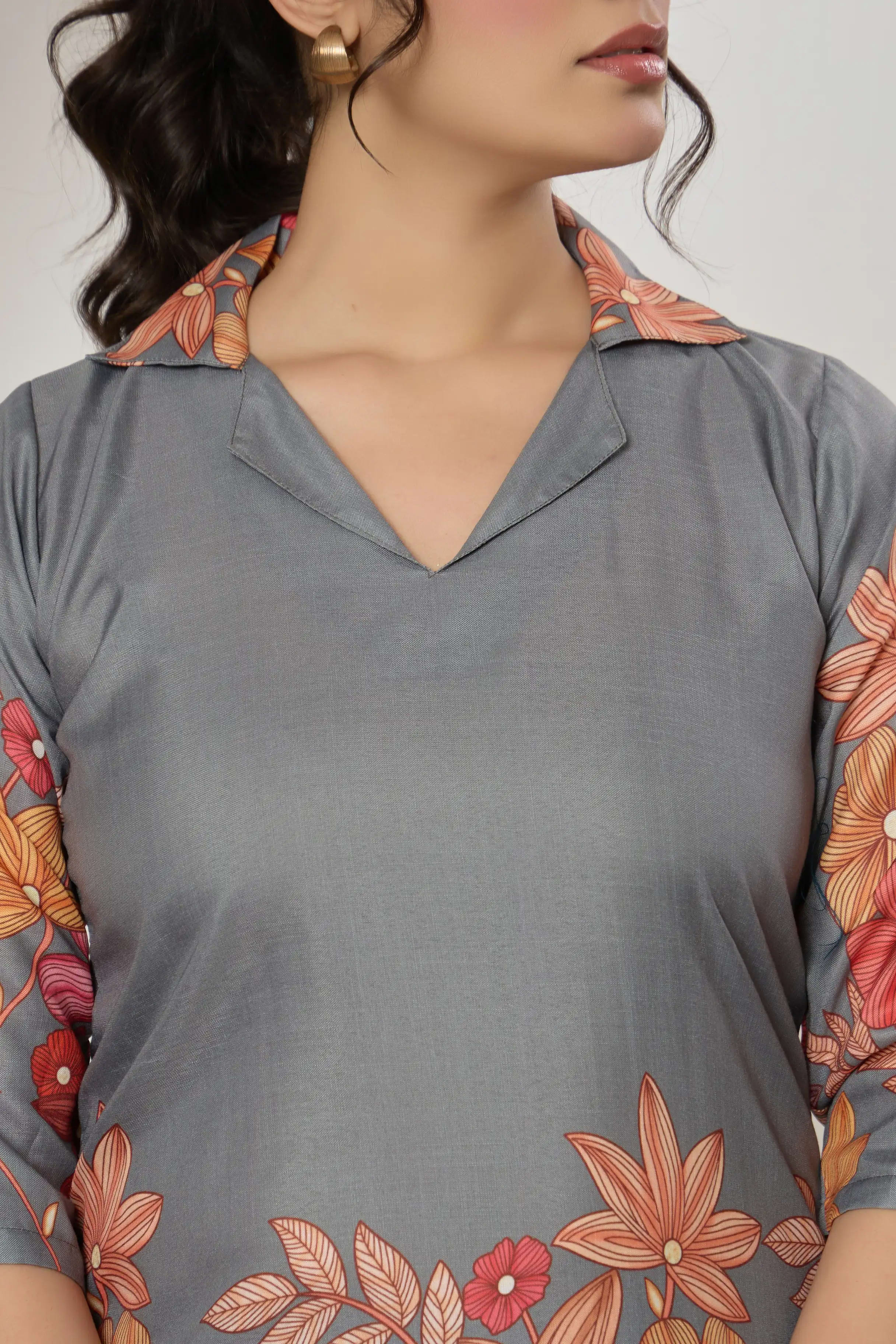 Grey Floral printed cotton blend co-ord set with button-down top and matching trousers. thumbnail 4