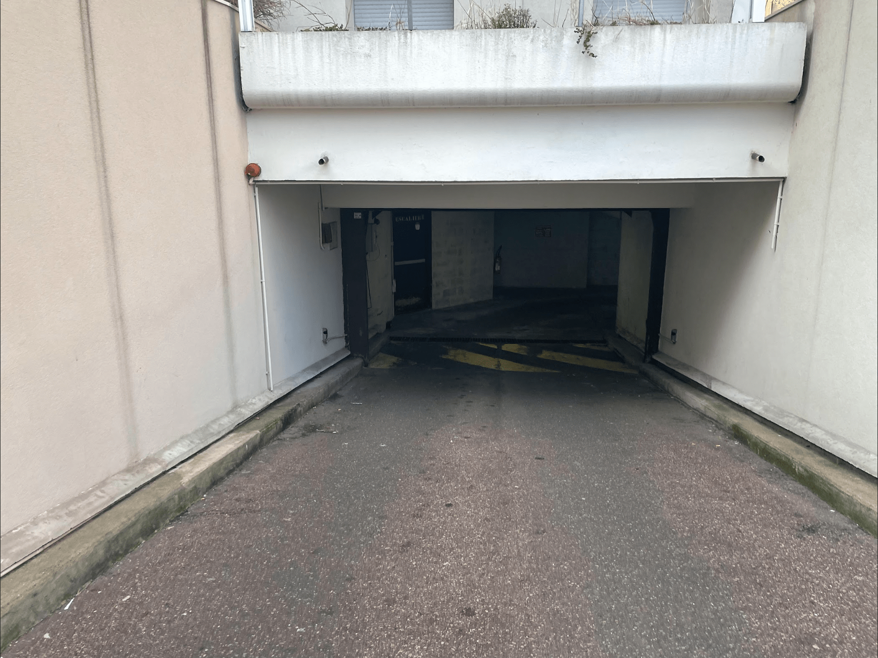 Photo du Parking 12.5 - Saint-Fargeau 18 numéro 2