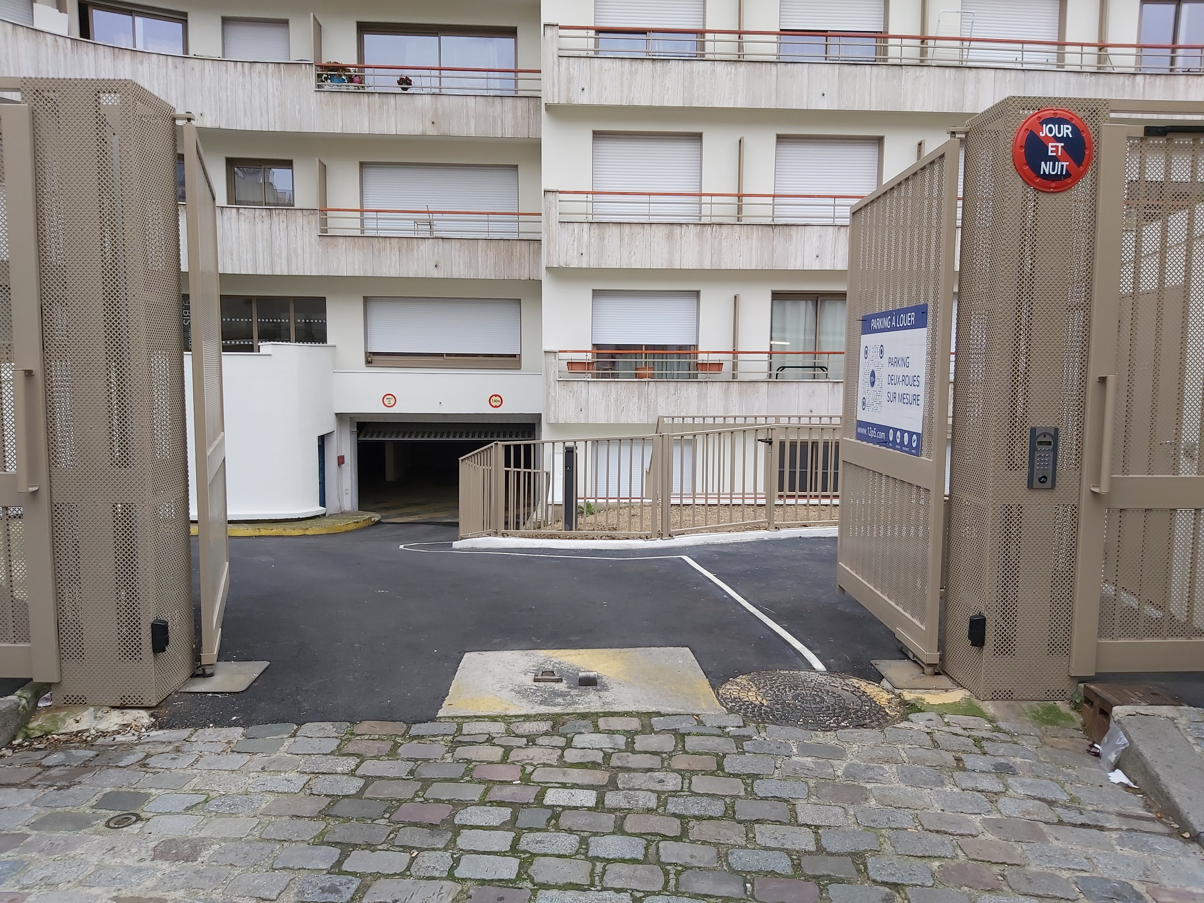 Photo du Parking 12.5 - Milord 9 numéro 1