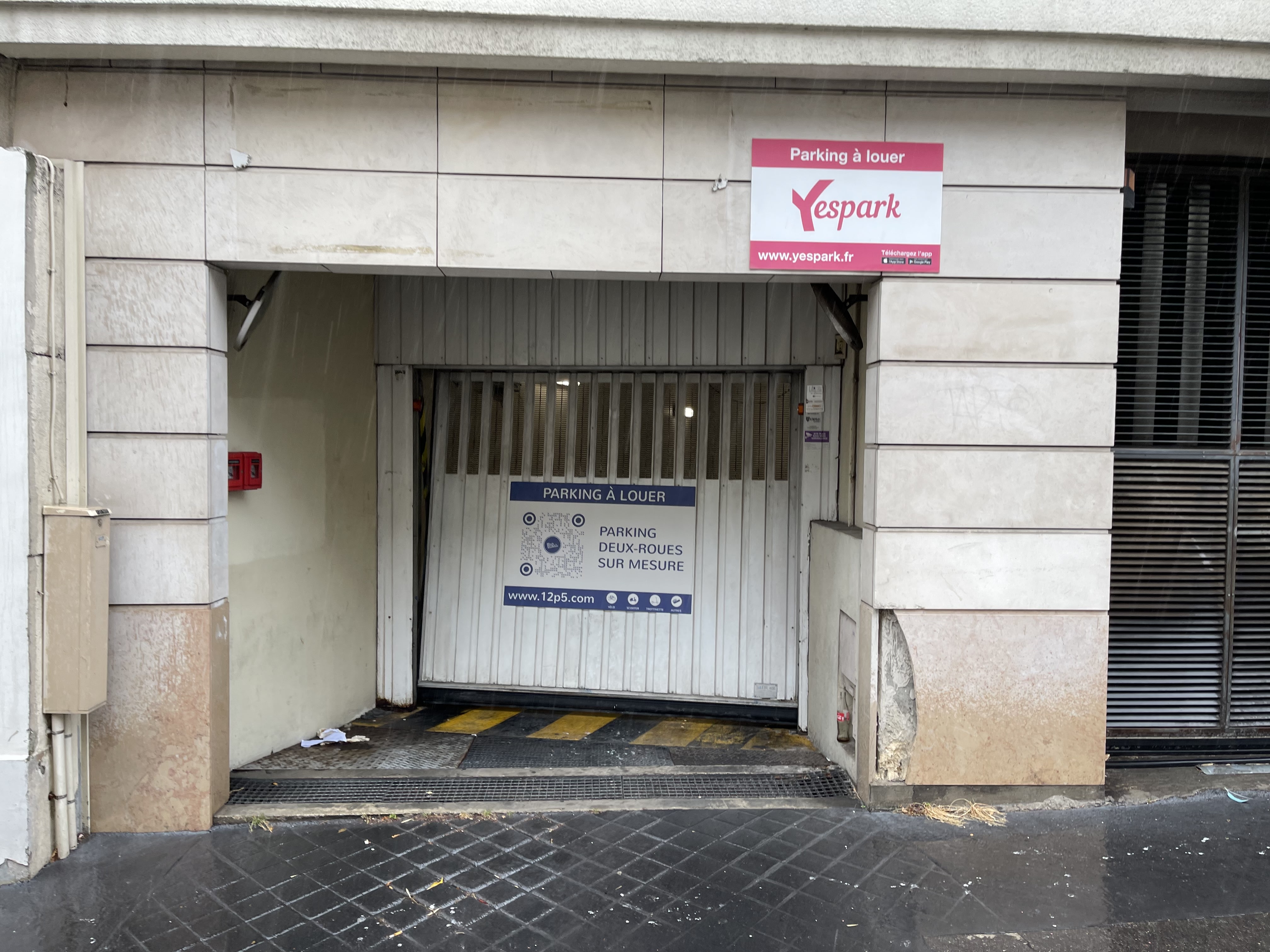 Photo du Parking 12.5 - Nicolaï 5 numéro 1