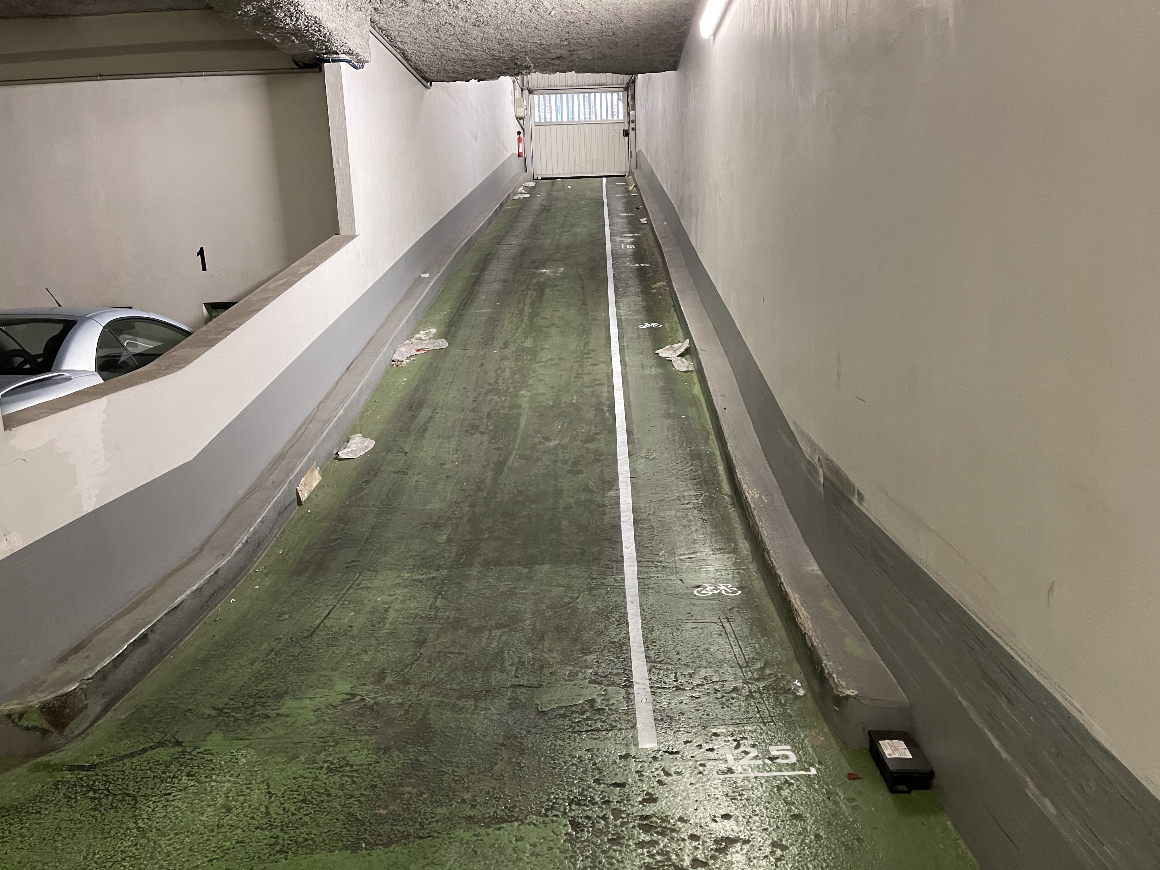 Photo du Parking 12.5 - Nicolaï 5 numéro 2