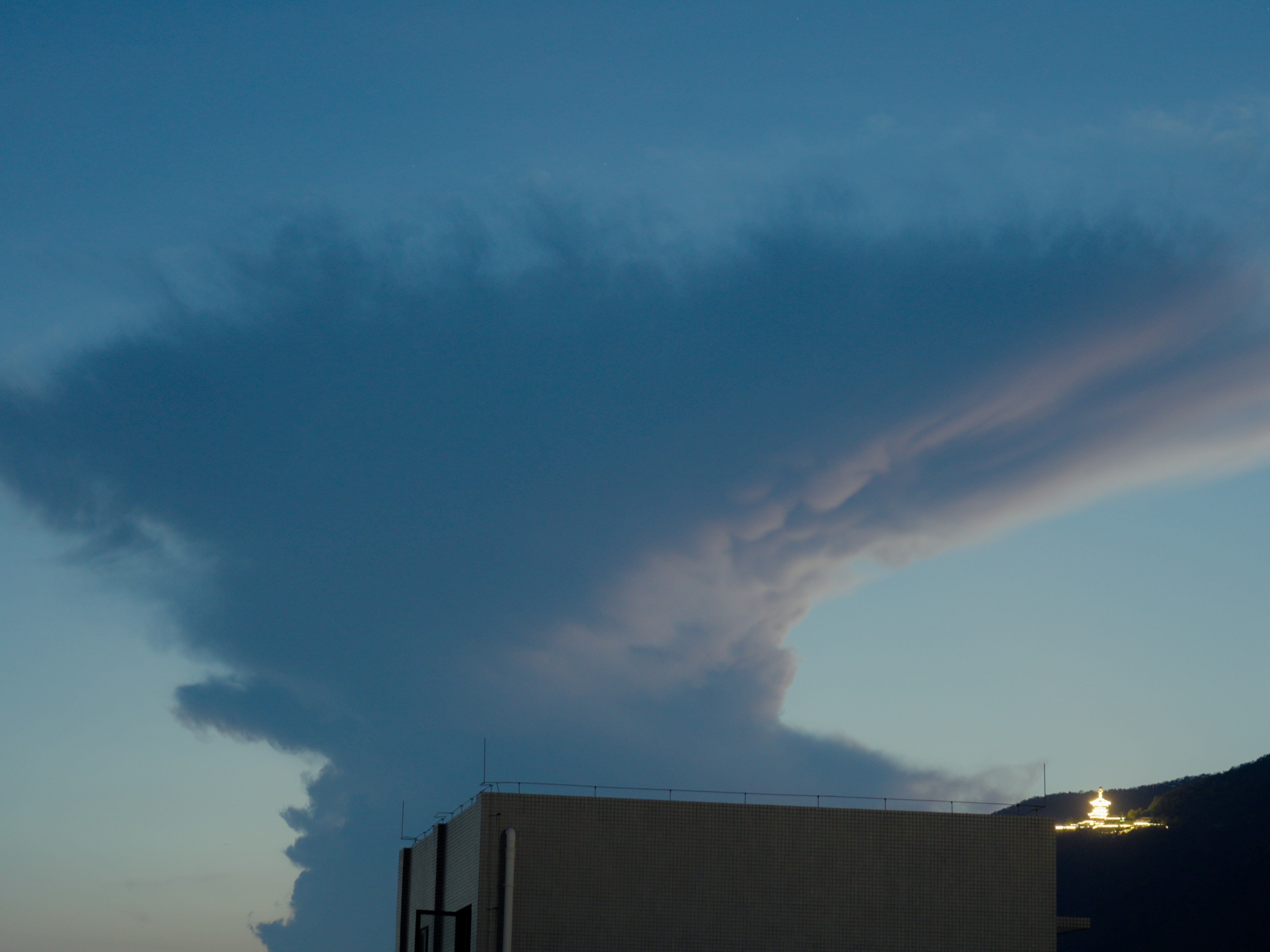 “蘑菇云”延时摄影