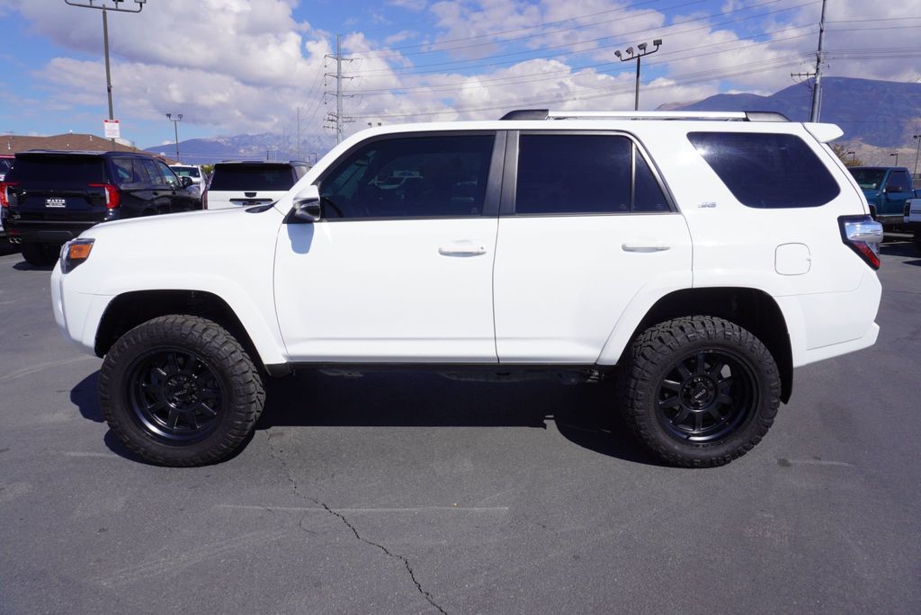 2024 Toyota 4Runner SR5 PREMIUM