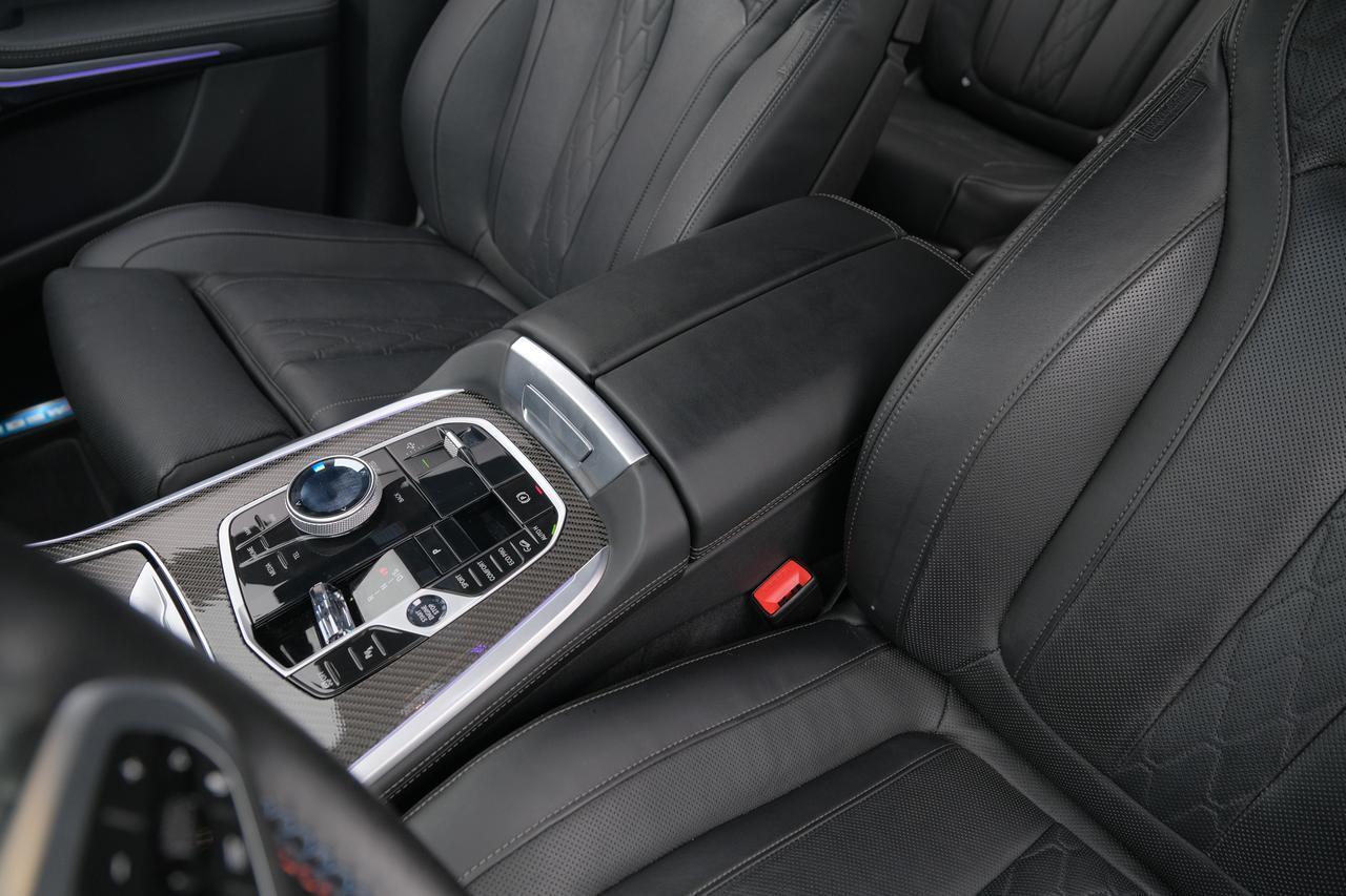 2025 BMW X7