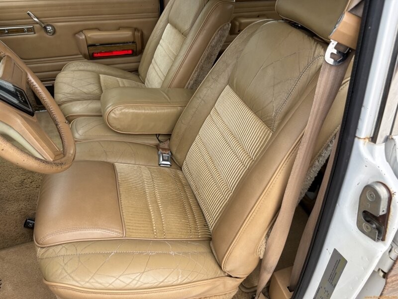 1988 Jeep Grand Wagoneer 4x4