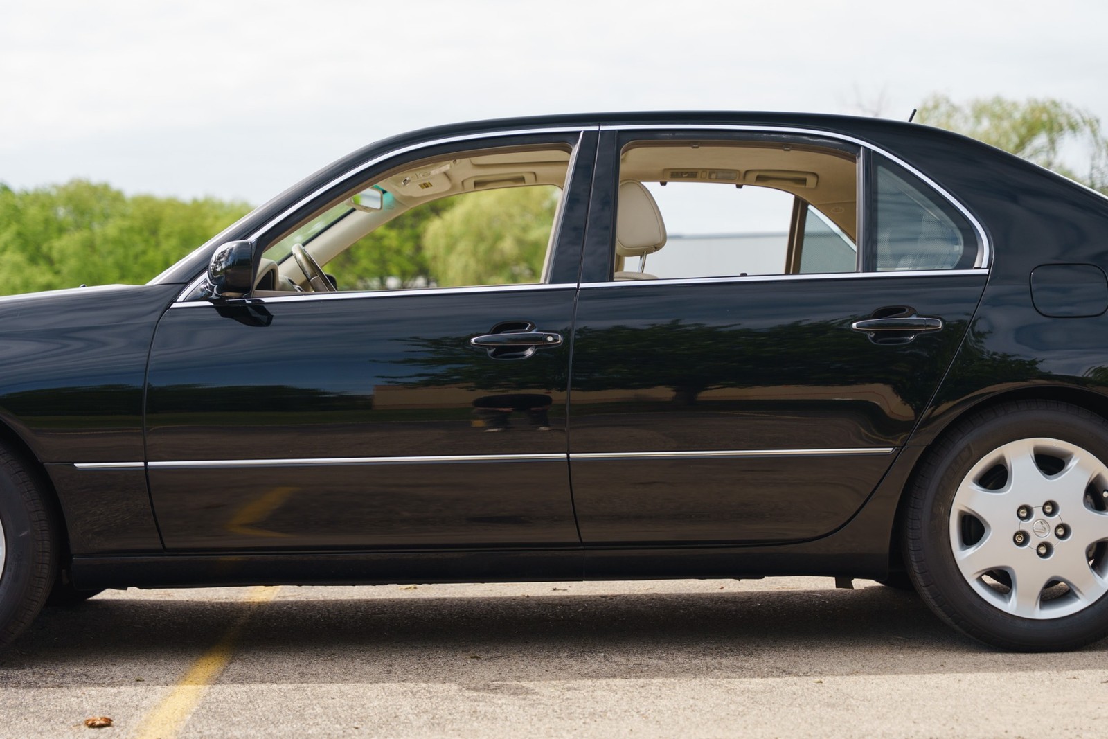 2003 Lexus LS430 — photo 1 of 60