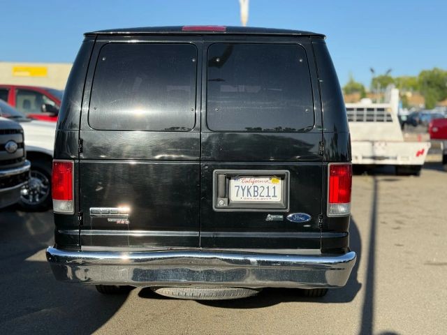 2013 Ford E-350 Super Duty XL Extended Van 3D