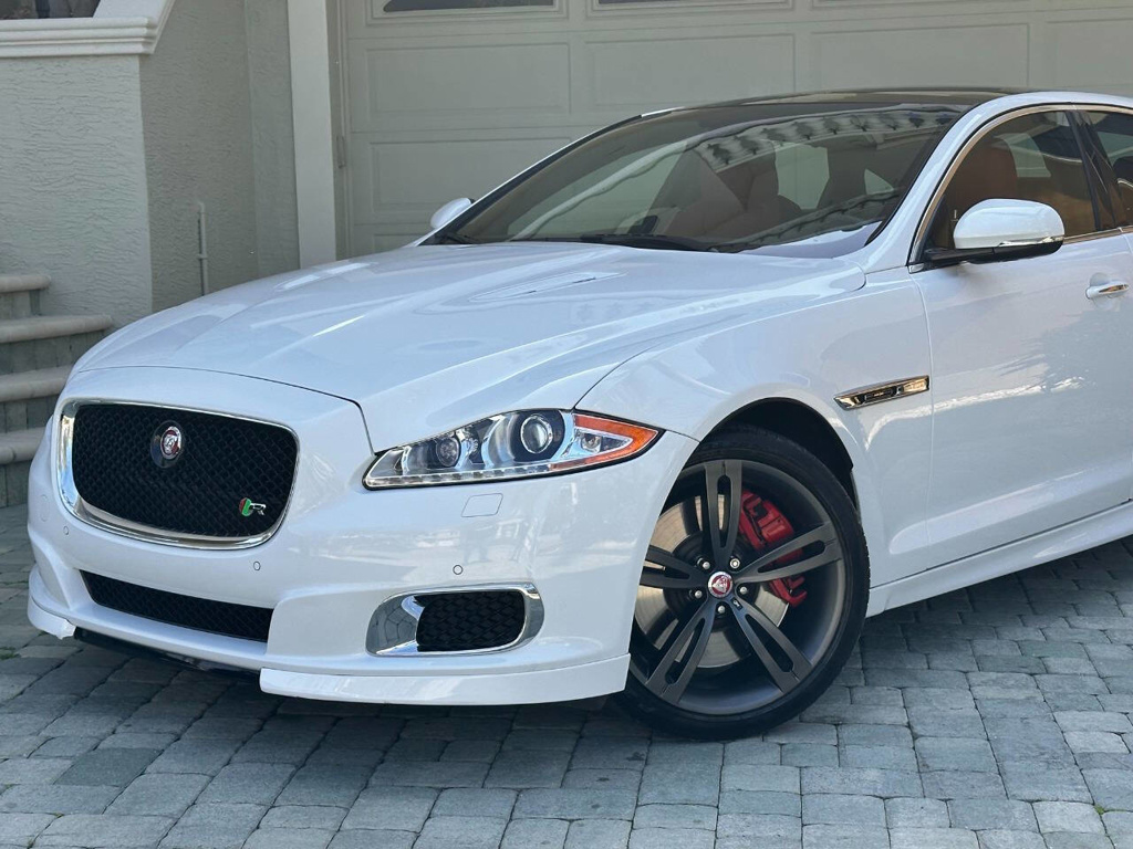 2015 Jaguar XJR LWB - SUPERCHARGED 5.0L V8 - LONG WHEELBASE - 32K LOW MILES!