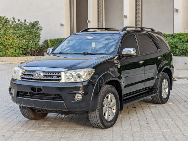 Toyota Fortuner 2010