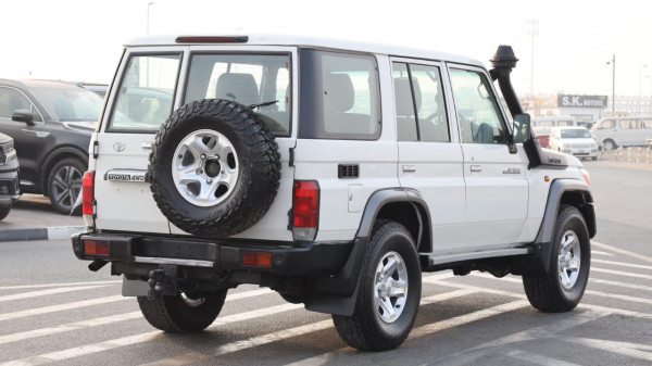 Toyota Land Cruiser Hardtop 2011