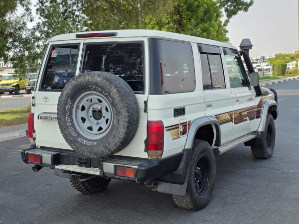 Toyota Land Cruiser Hardtop 2011