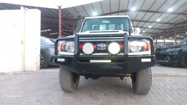 Toyota Land Cruiser Pickup 2017